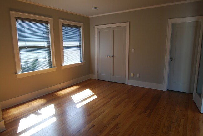 Building Photo - Pristine Craftsman in Belmont Heights!