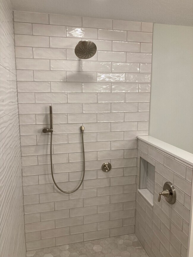 Building Photo - 212 S Dakota Ave