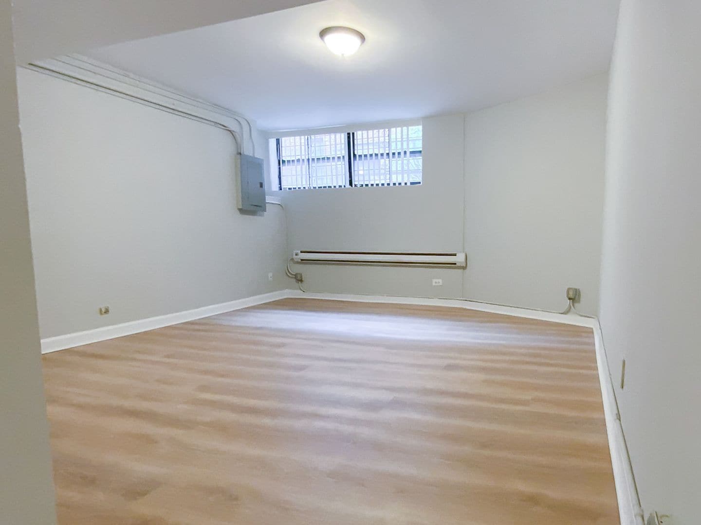 Building Photo - 2903 N Clark St