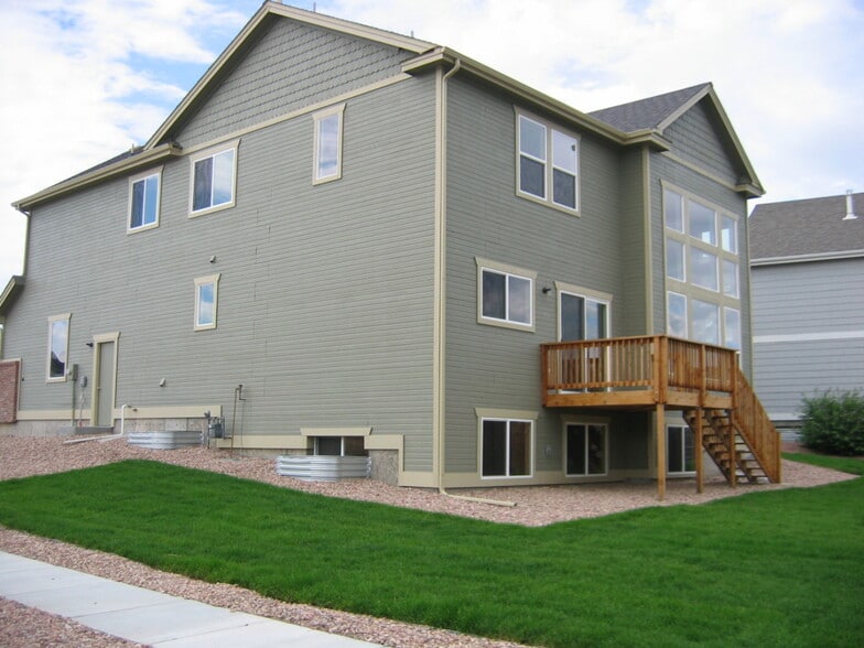 Rear - 7113 Cowgirl Way