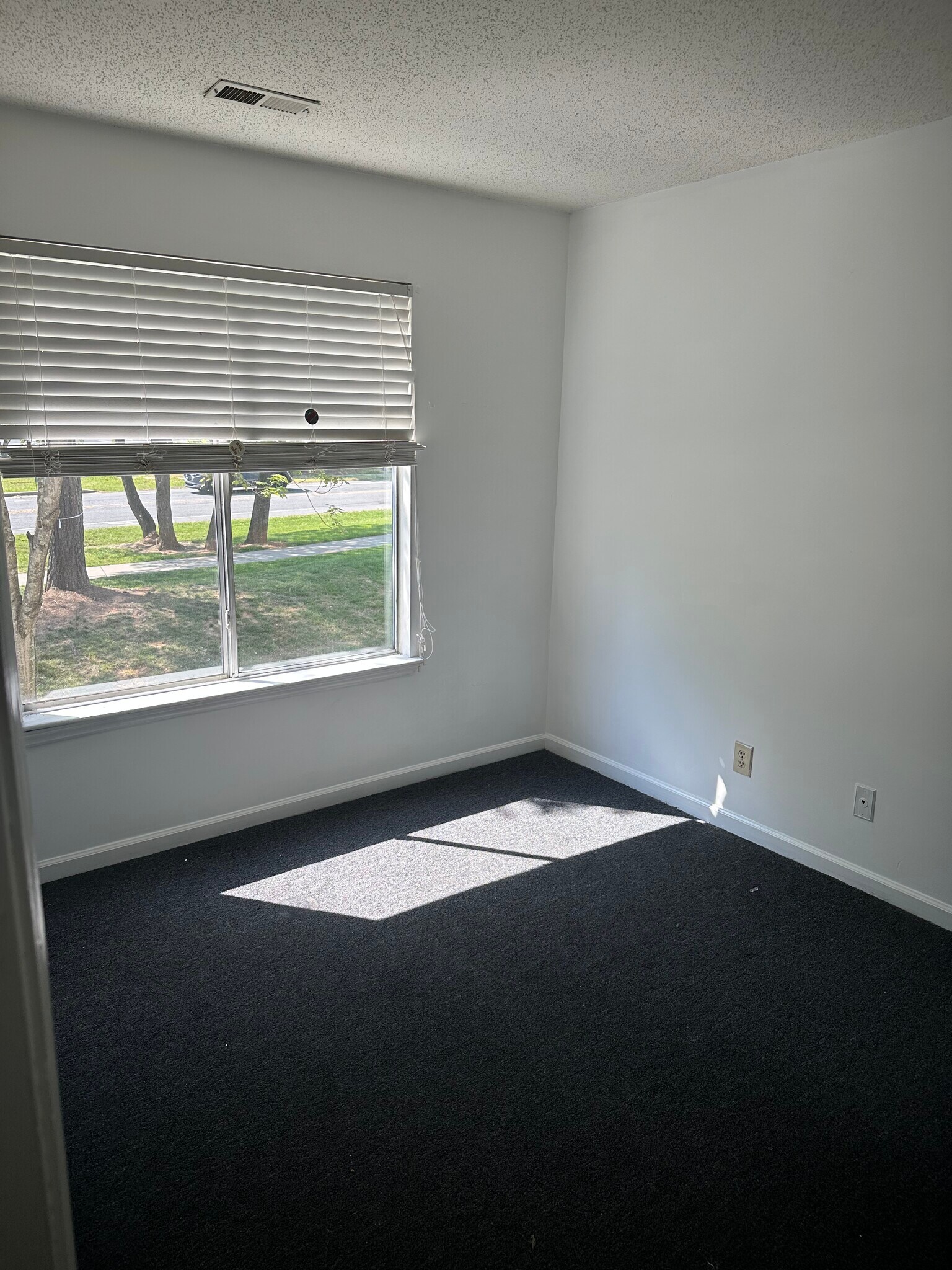 Building Photo - 9543 University Terrace Dr