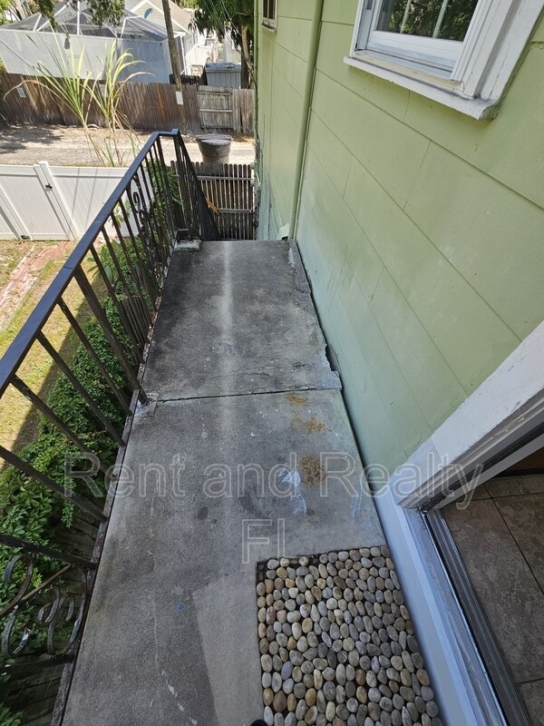 Building Photo - 5119 28th Ave S
