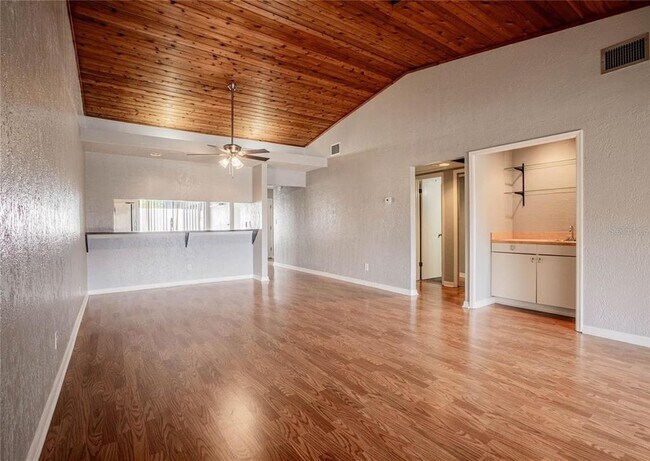 Building Photo - 8 Huntley Ct