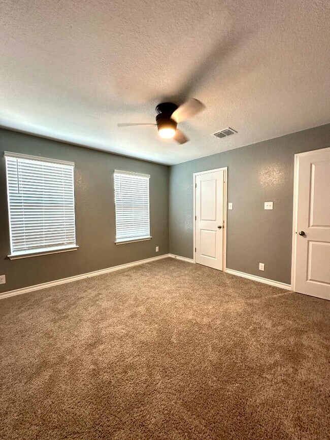 Building Photo - 14218 Minette Loop