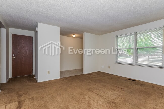 Building Photo - 6477 Rolling Glen Dr