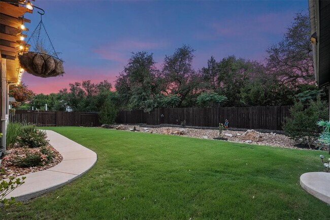 Building Photo - 225 Escarpment Wy