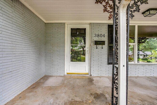 Building Photo - Charming 3-Bed, 2-Bath Home in Fort Worth'...