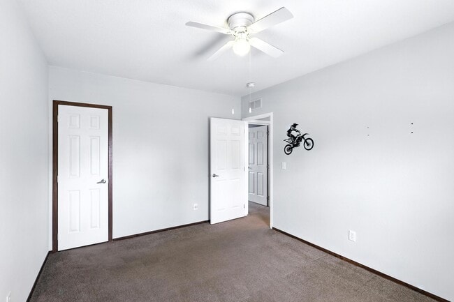 Building Photo - 13 Carlitos Ln