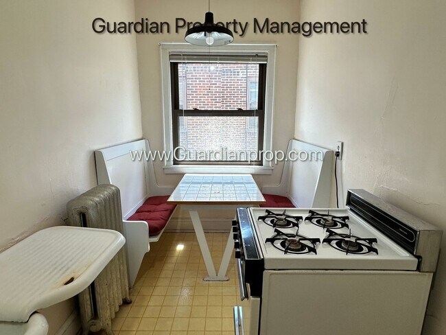 Building Photo - Studio Lakes Uptown Apartment, Top Floor C...