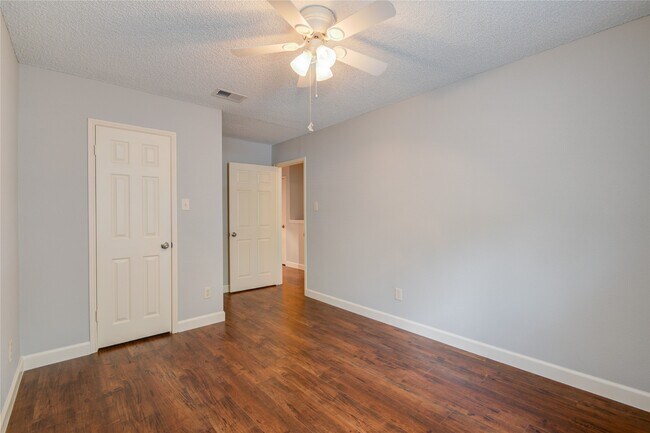 Building Photo - 14529 Misty Meadow Ln