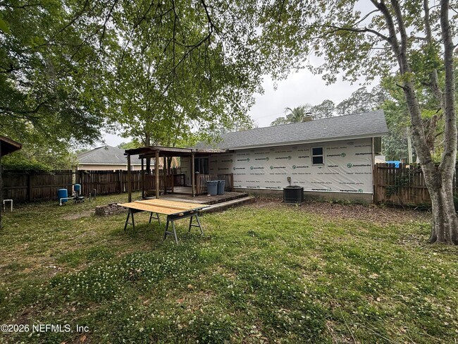 Building Photo - 4949 Azure St