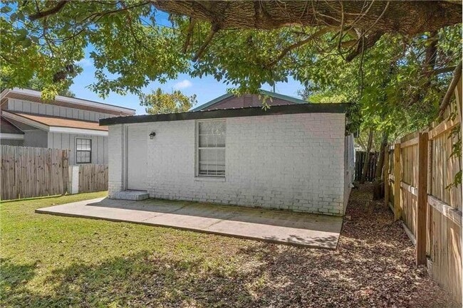 Building Photo - 312 E Brainerd St