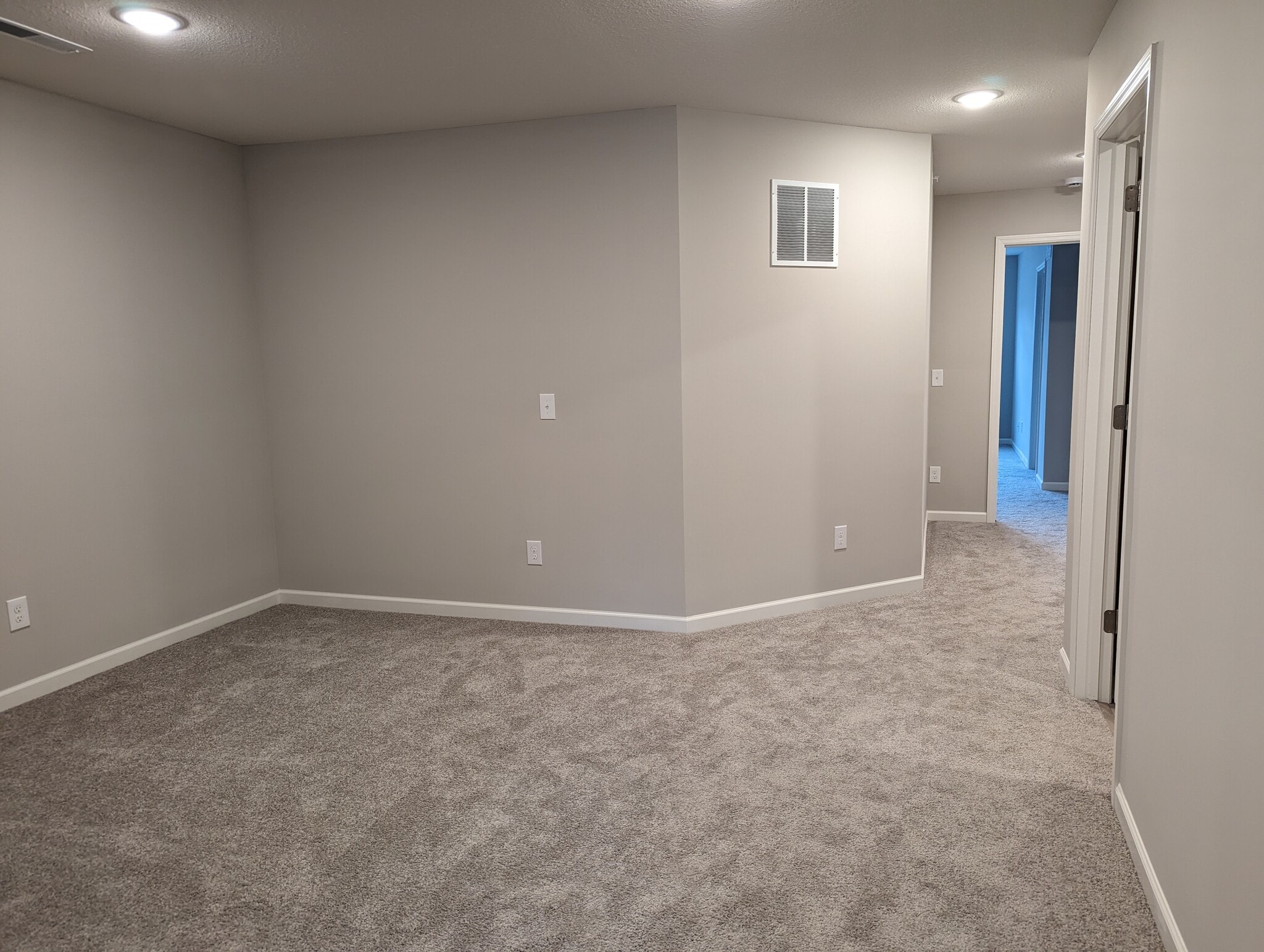 Building Photo - 14504 Twin Lakes Cir