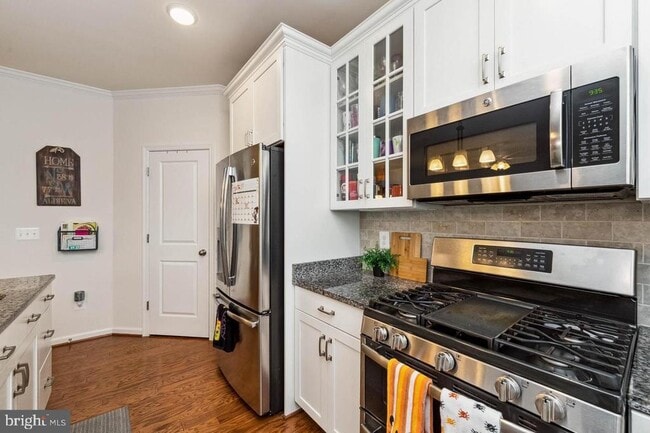 Building Photo - 24525 Glenville Grv Ter