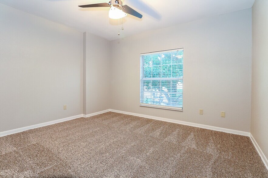 Building Photo - 5528 Royal Meadow Ln