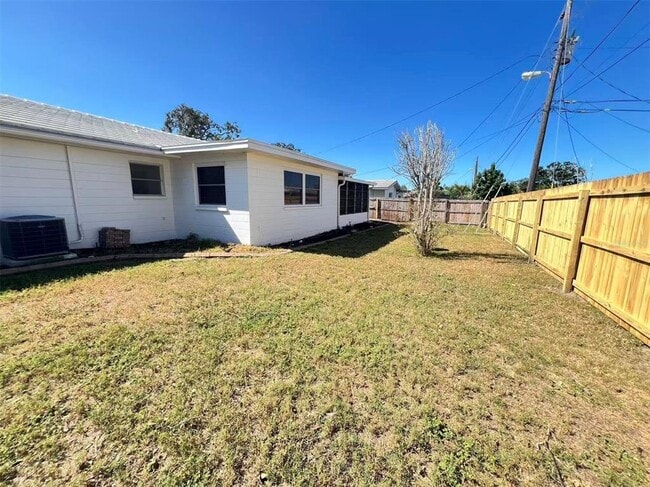 Building Photo - 11093 54th Ave N