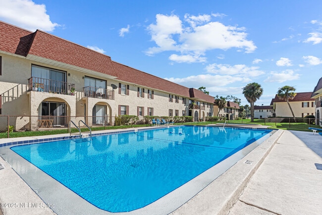 Building Photo - 7341 El Ocho Rd