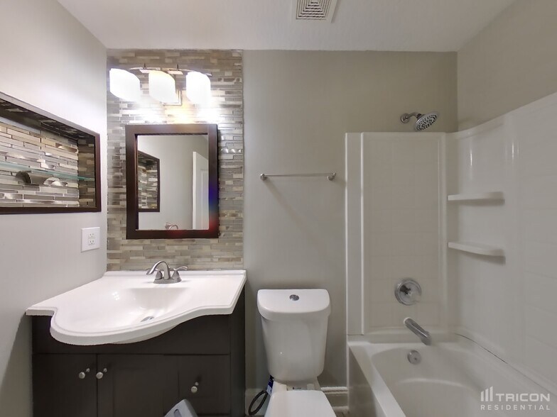 Building Photo - 2268 Eisner Dr