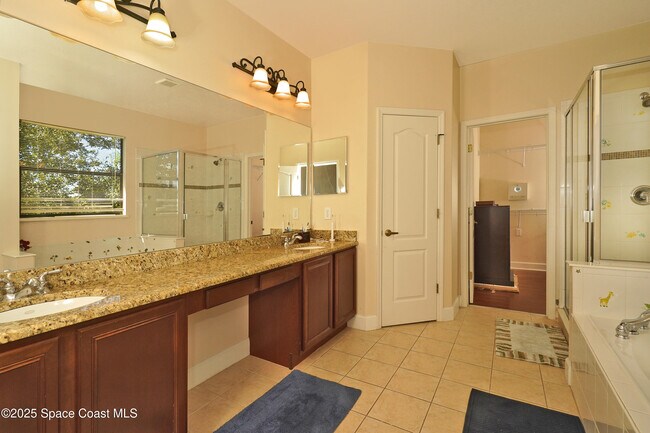 Building Photo - 1185 Talon Way