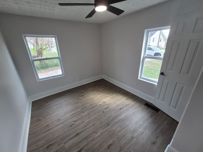 Building Photo - Newly Renovated 2-Bedroom in Elsmere – Off-Street Parking & W/D Hookups