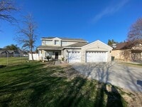 Building Photo - Great North Hanford Location