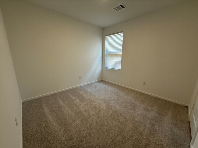 Building Photo - 3013 Blue Gem Ct