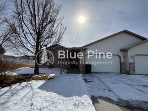 Building Photo - 3736 Ellendale Cir