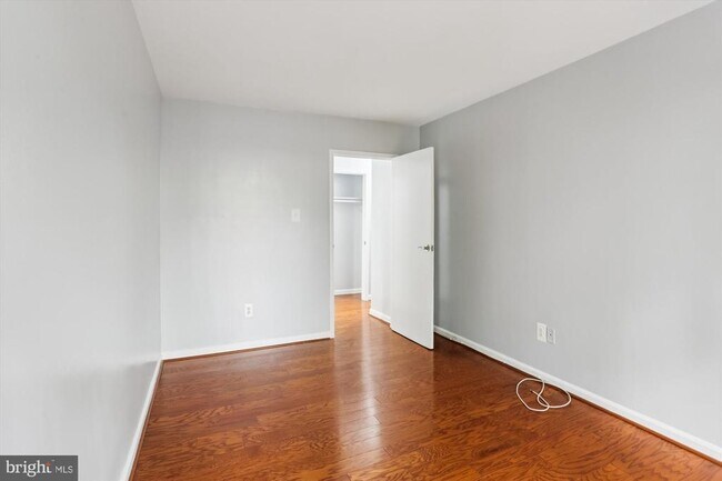 Building Photo - 950 25th St NW
