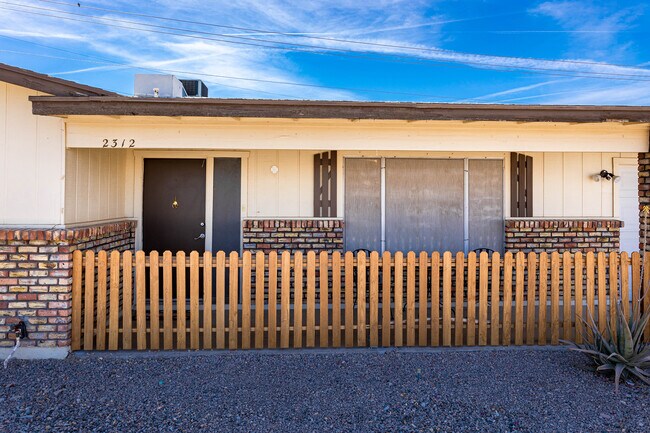 Building Photo - 1815 Palo Verde Blvd S