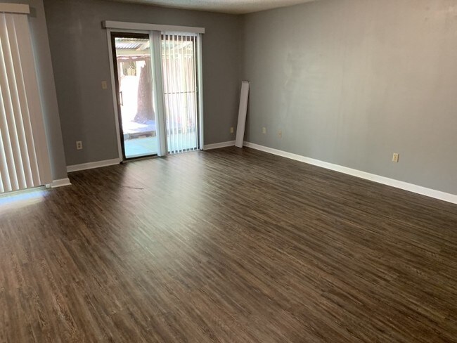Building Photo - 2840 Misty Garden Cir