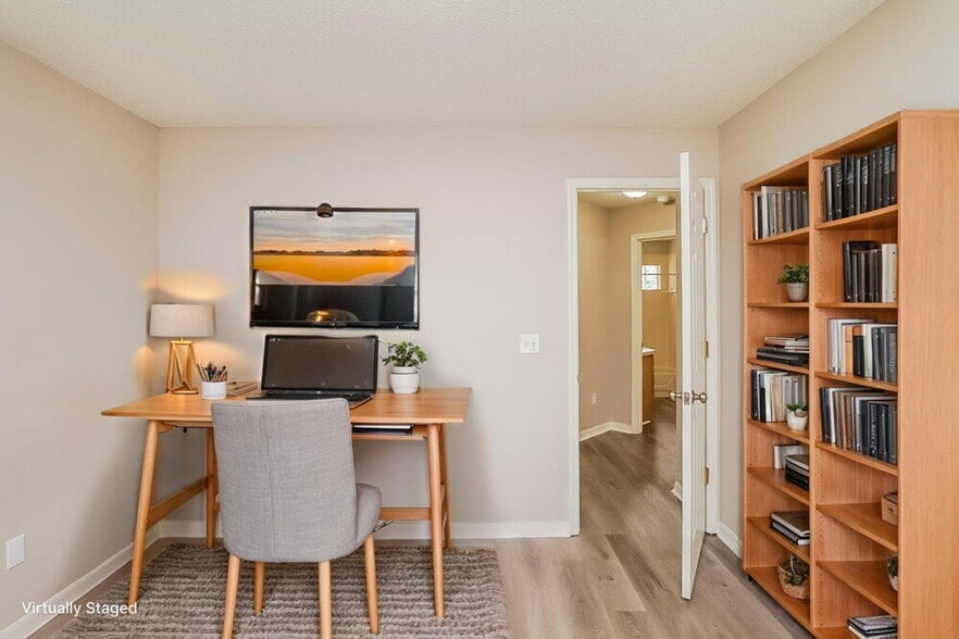 Building Photo - 1870 Smoketree Cir