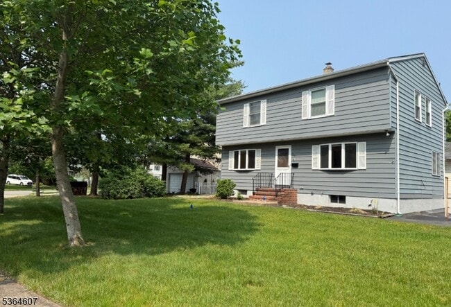 Building Photo - 726 Midwood Rd