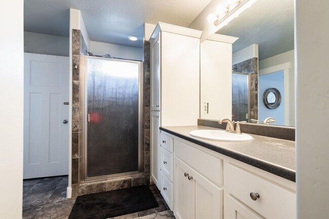 Building Photo - Aspen Pointe Heber Home