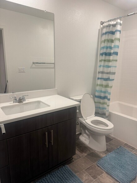 Building Photo - 2769 Lake Mendoza St