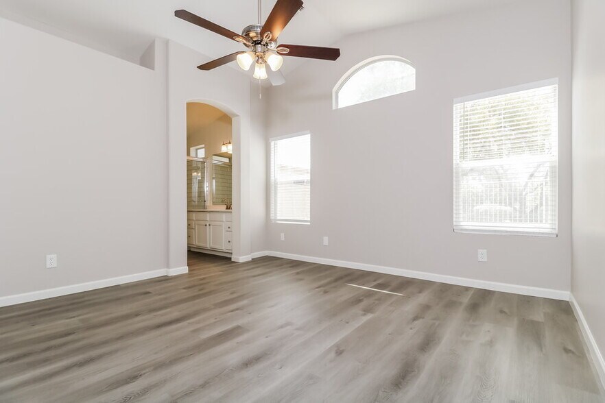 Building Photo - 3245 E Kristal Way