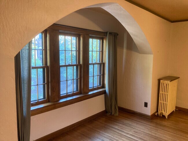 Building Photo - 131 S 39th St