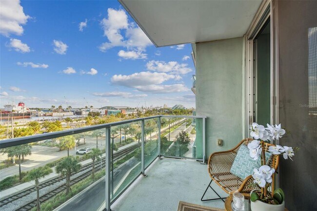 Building Photo - 912 Channelside Dr