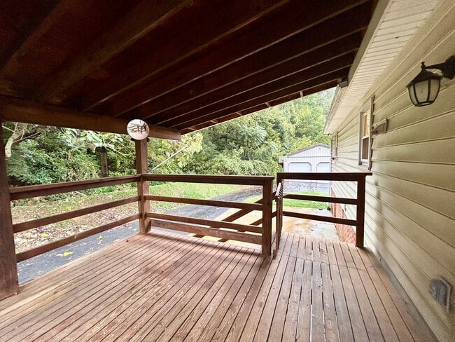 Building Photo - 60 N Conestoga Dr