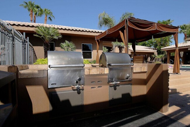 Building Photo - Remodeled one bed one bath Kierland Condo