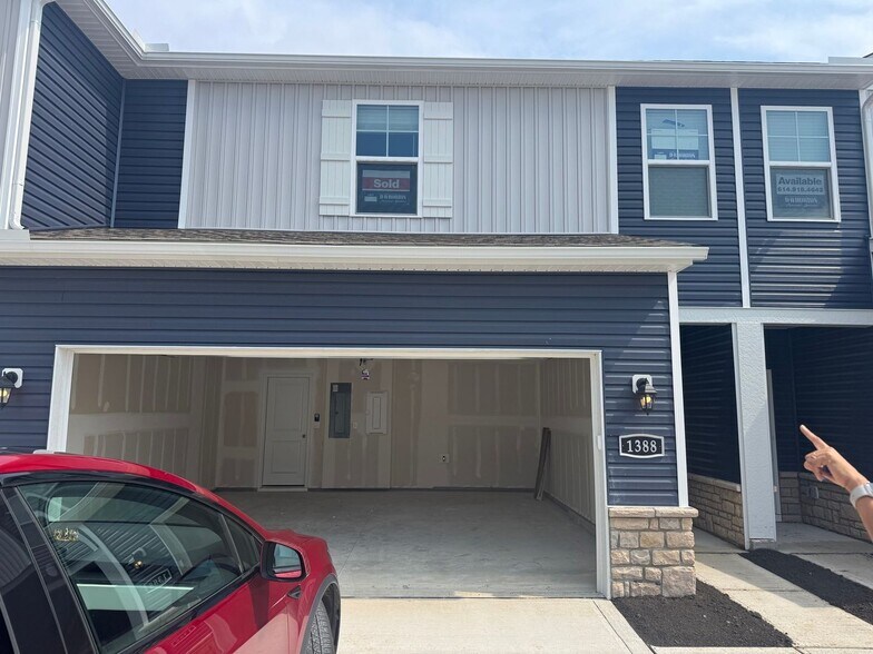 Building Photo - 1388 Marinelli Dr E