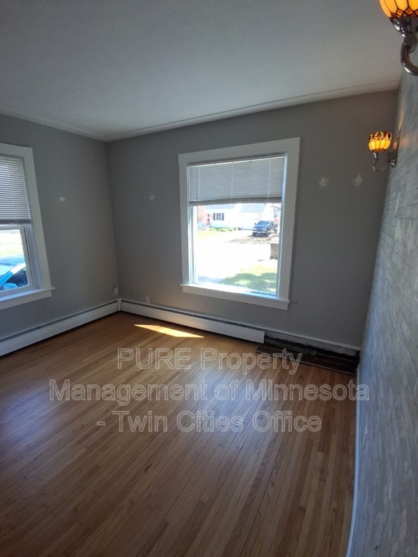 Building Photo - 1212 Sibley St