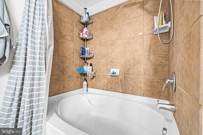 Building Photo - 631 D St NW