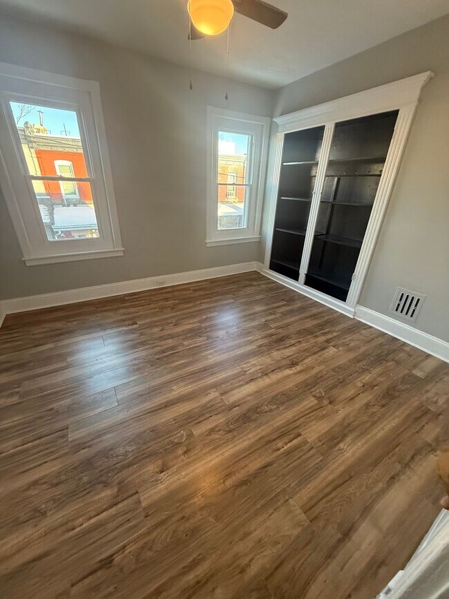 Building Photo - Cozy 3BR Home with 1 Bath – Fully Equipped Kitchen