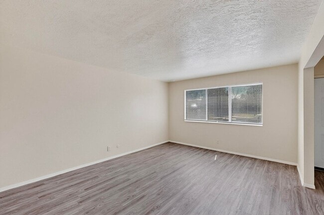 Building Photo - NE House 3/bd 1.75/ba 1/cg