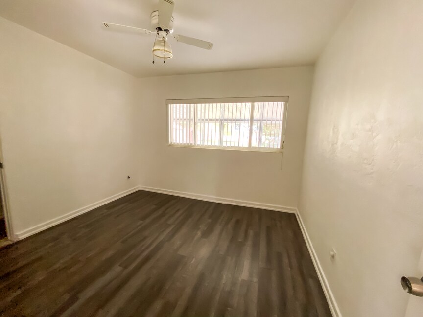 Building Photo - 151 S Triplet Lake Dr