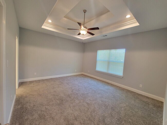 Building Photo - 1628 Ponderosa Dr