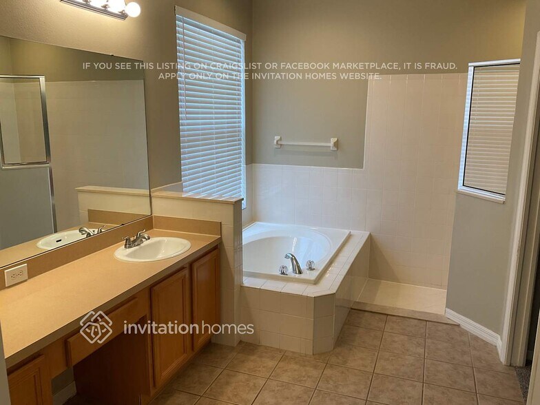 Building Photo - 6121 Gannetwood Pl