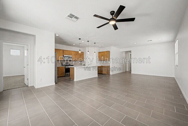 Building Photo - 4433 E Rock Daisy Ln