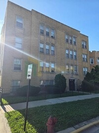 Building Photo - Bright & Spacious 2-Bedroom with Modern Up...