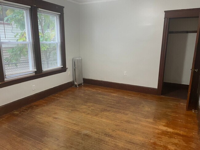 Building Photo - 72-74 Academy Avenue